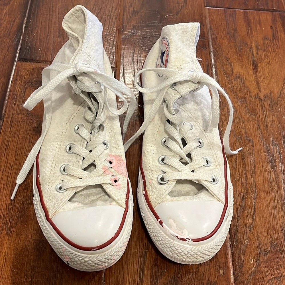 Converse Unisex-Adult Chuck Taylor All Star High Top Sneaker. Size 8 W, 6 M.
